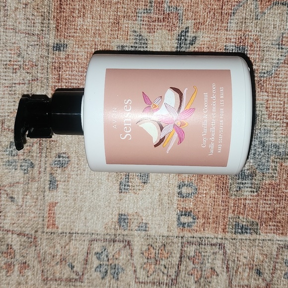 Avon Senses Cozy Vanilla and Coconut Hand Soap - Picture 1 of 2